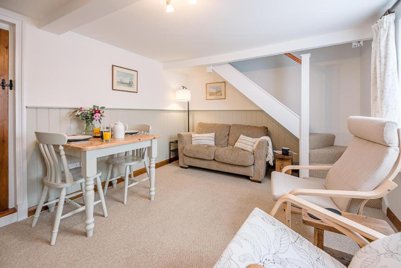 North Cottage, Alderton *