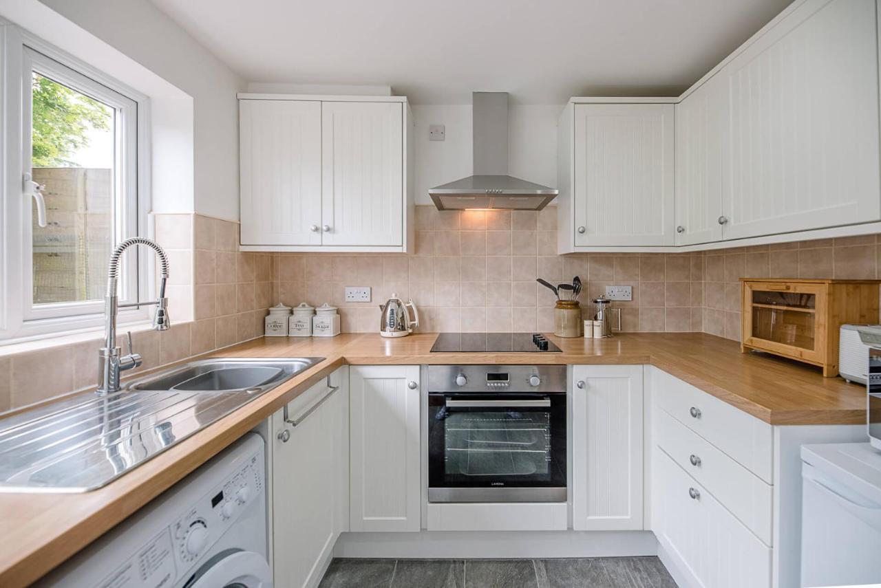 North Cottage, Alderton Holiday home *