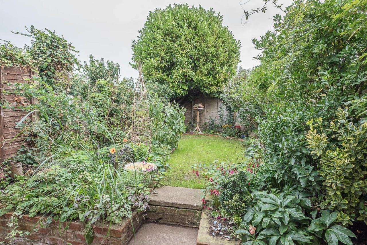 North Cottage, Alderton *